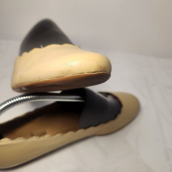 Neiman Marcus Sina Women's Tan Leather Scalloped Ballet Flat Size 8.5 - Picture 11 of 11